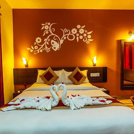 Vision Safari Pvt Ltd Hotel Sauraha Bagian luar foto