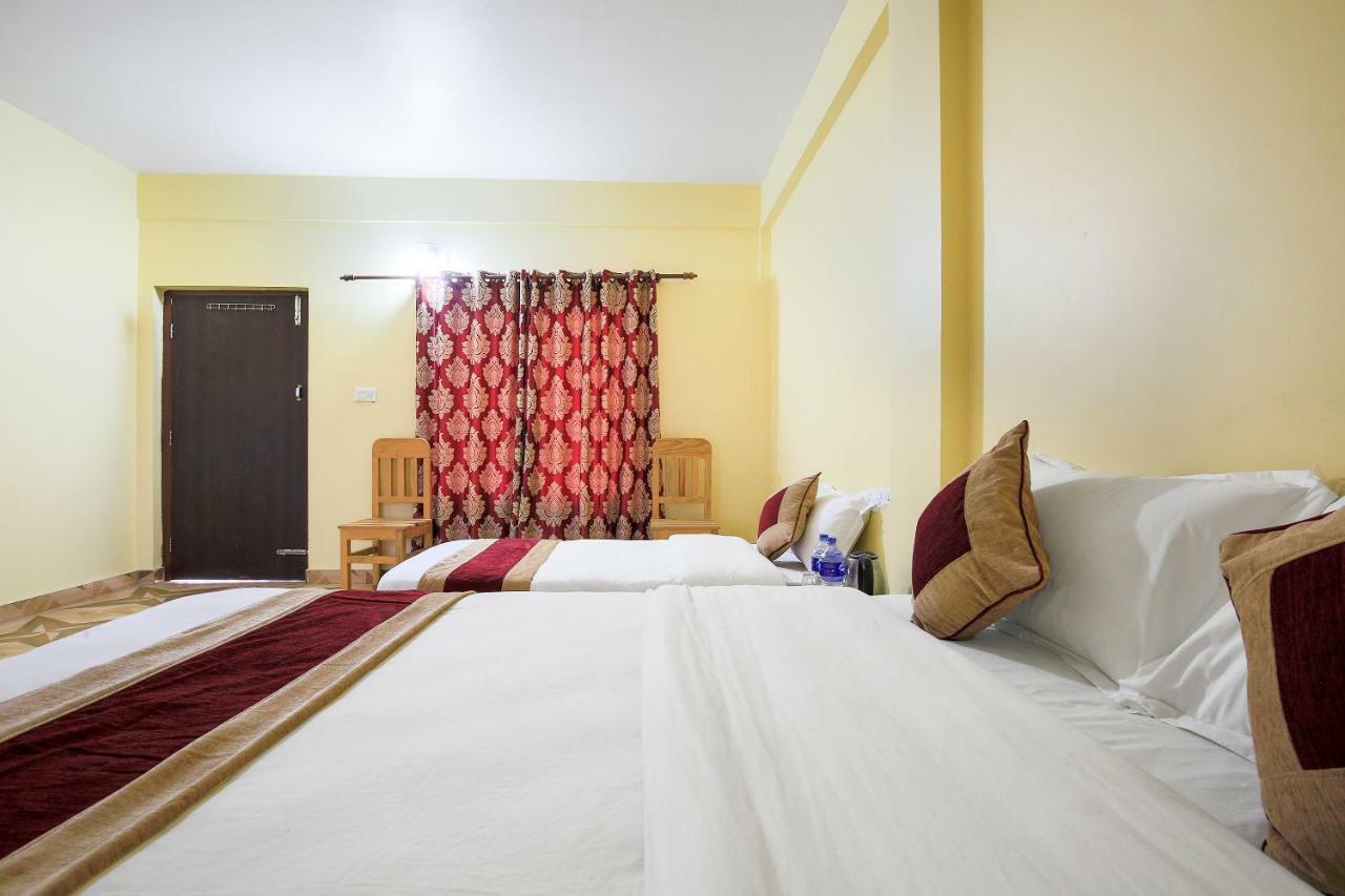 Vision Safari Pvt Ltd Hotel Sauraha Bagian luar foto